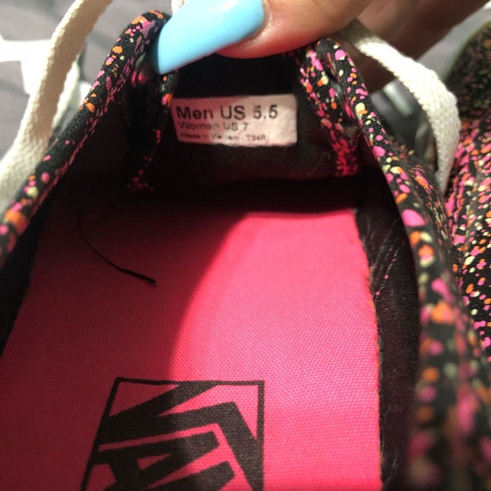Vans - Picture 4 of 5